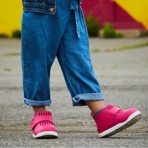 Butler Rockhoppers Overshoe Pink